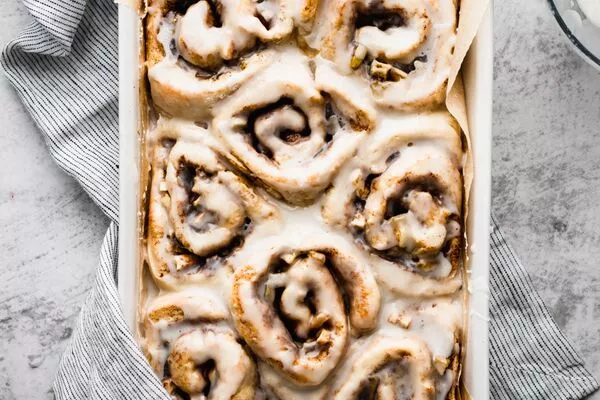 Web_Recipe_Description_Image-VeganCaramelAppleCinnamonRolls.jpg