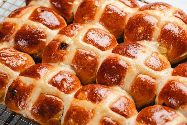 Vegan Hot Cross Buns